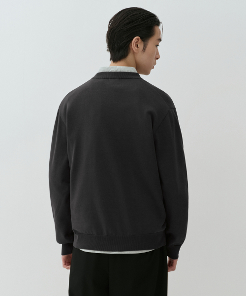 MUSINSA STANDARD（ムシンサスタンダード）の「ウォッシャブルスーピマコットンVネックニット[ダークグレー]（ニット/セーター・メンズ・その他・SMALL/MEDIUM/LARGE/X-LARGE/2XL）」の4枚目の写真