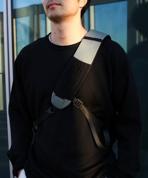 Snow Peak(スノーピーク)の「Snow Peak / Anywhere Multi Shoulder Bag マルチショルダーバッグ(ショルダーバッグ・メンズ・ブラック/アーミー・ONE SIZE)」の7枚目の写真