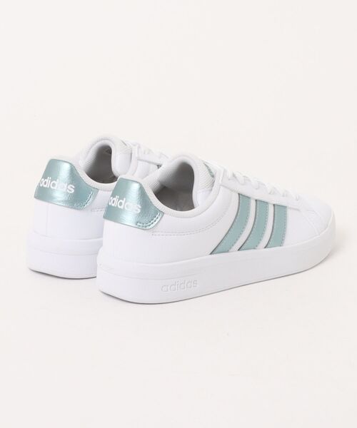 adidas（アディダス）の「《adidas》GRANDCOURTBASE3.0W（スニーカー・レディース・ホワイト系その他/ホワイト系その他2・22.5cm/23.0cm/23.5cm/24.0cm/24.5cm/25.0cm）」の3枚目の写真
