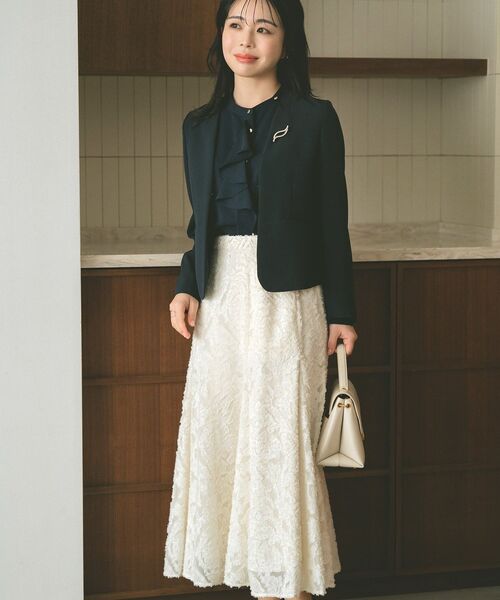 COHINA(コヒナ)の「トリアセジョーゼットノーカラージャケット 【低身長・小柄女性】(ノーカラージャケット・レディース・ネイビー/ベージュ/ブラック・S/XS)」の7枚目の写真