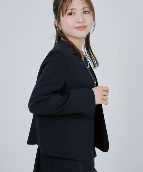 COHINA(コヒナ)の「トリアセジョーゼットノーカラージャケット 【低身長・小柄女性】(ノーカラージャケット・レディース・ネイビー/ベージュ/ブラック・S/XS)」の8枚目の写真