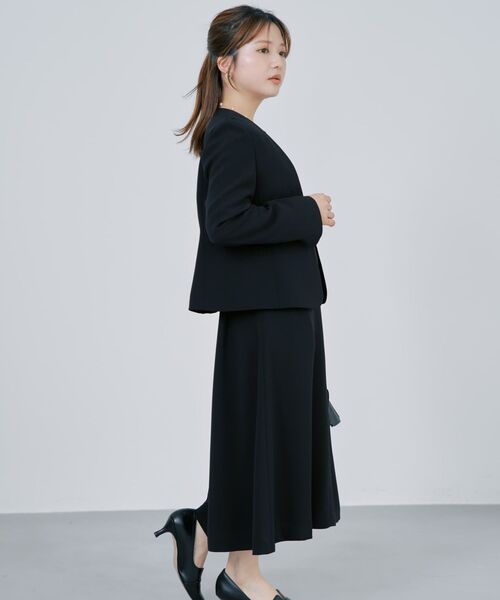 COHINA(コヒナ)の「トリアセジョーゼットノーカラージャケット 【低身長・小柄女性】(ノーカラージャケット・レディース・ネイビー/ベージュ/ブラック・S/XS)」の11枚目の写真