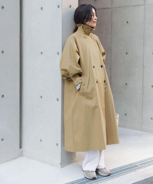 URBAN RESEARCH DOORS（アーバンリサーチドアーズ）の「袖ボリュームスタンドコート（トレンチコート・レディース・ベージュ/ライトベージュ・FREE）」の9枚目の写真
