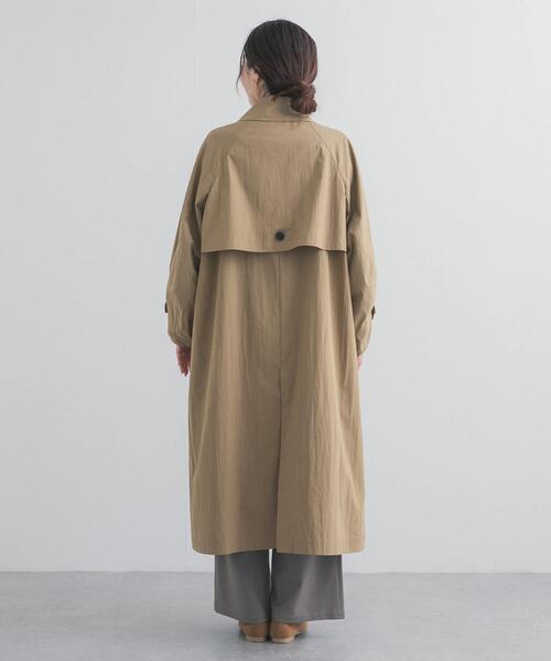 URBAN RESEARCH DOORS（アーバンリサーチドアーズ）の「袖ボリュームスタンドコート（トレンチコート・レディース・ベージュ/ライトベージュ・FREE）」の6枚目の写真