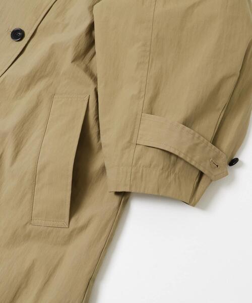 URBAN RESEARCH DOORS（アーバンリサーチドアーズ）の「袖ボリュームスタンドコート（トレンチコート・レディース・ベージュ/ライトベージュ・FREE）」の4枚目の写真