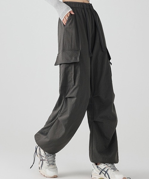 Flugge(フラッジー)の「ストレートカーゴパンツ(カーゴパンツ・レディース・カーキ/グレー・LARGE/MEDIUM)」の1枚目の写真