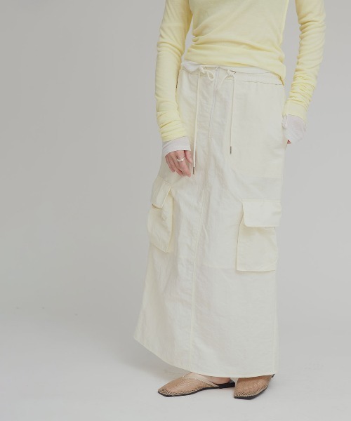 W:Huku(フーク)の「【W:Huku / 撥水 ワッシャーナイロン】カーゴ ロング スカート / Washer Nylon Cargo Long Skirt(スカート・レディース・ブルーグレー/アイボリー/ブラック系その他・FREE)」の8枚目の写真