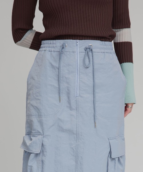 W:Huku(フーク)の「【W:Huku / 撥水 ワッシャーナイロン】カーゴ ロング スカート / Washer Nylon Cargo Long Skirt(スカート・レディース・ブルーグレー/アイボリー/ブラック系その他・FREE)」の16枚目の写真