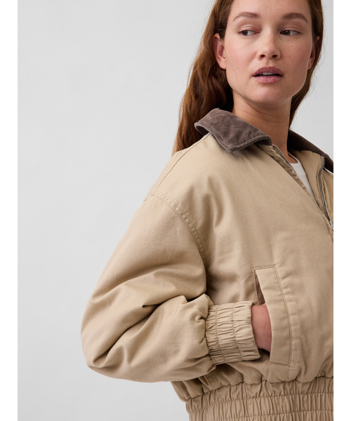 GAP(ギャップ)の「オーバーサイズ ボンバージャケット(ブルゾン・レディース・ベージュ・M/S/L/XS/XXS)」の12枚目の写真