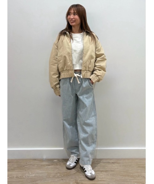 GAP(ギャップ)の「オーバーサイズ ボンバージャケット(ブルゾン・レディース・ベージュ・M/S/L/XS/XXS)」の7枚目の写真