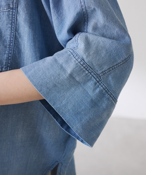 COLLAGE GALLARDAGALANTE（コラージュガリャルダガランテ）の「Q.anos/ライトデニムドルマンシャツ（シャツ/ブラウス・レディース・サックスブルー/ブルー/オフホワイト・FREE）」の17枚目の写真