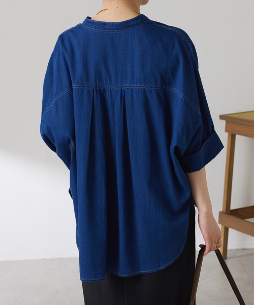 COLLAGE GALLARDAGALANTE（コラージュガリャルダガランテ）の「Q.anos/ライトデニムドルマンシアーシャツ（シャツ/ブラウス・レディース・サックスブルー/ブルー/オフホワイト・FREE）」の21枚目の写真
