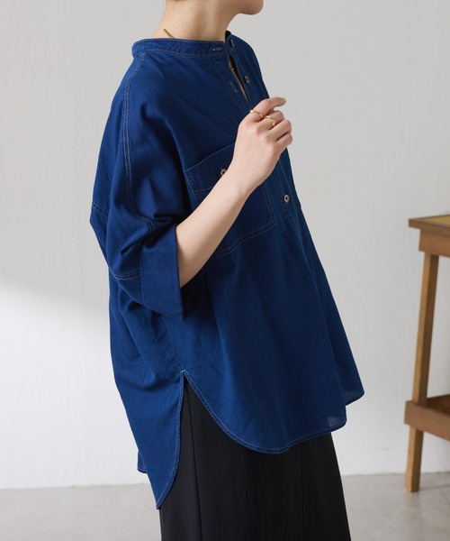 COLLAGE GALLARDAGALANTE（コラージュガリャルダガランテ）の「Q.anos/ライトデニムドルマンシアーシャツ（シャツ/ブラウス・レディース・サックスブルー/ブルー/オフホワイト・FREE）」の22枚目の写真
