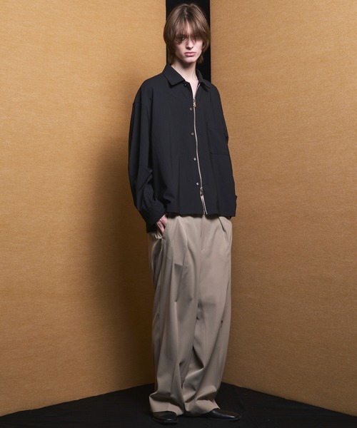 MAISON SPECIAL(メゾンスペシャル)の「《UNISEX》TW Worsted One-tuck Prime-Wide Tapered Slacks/TWウーステッドプライムワイドワンタックテーパードスラックス【MAISON SPECIAL/メゾンスペシャル】■セットアップ対応■(スラックス・メンズ・グレイッシュベージュ/ブラック/ベージュ/グレー・2/1/0)」の11枚目の写真
