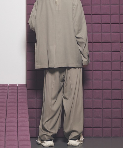 MAISON SPECIAL(メゾンスペシャル)の「《UNISEX》TW Worsted One-tuck Prime-Wide Tapered Slacks/TWウーステッドプライムワイドワンタックテーパードスラックス【MAISON SPECIAL/メゾンスペシャル】■セットアップ対応■(スラックス・メンズ・グレイッシュベージュ/ブラック/ベージュ/グレー・2/1/0)」の19枚目の写真