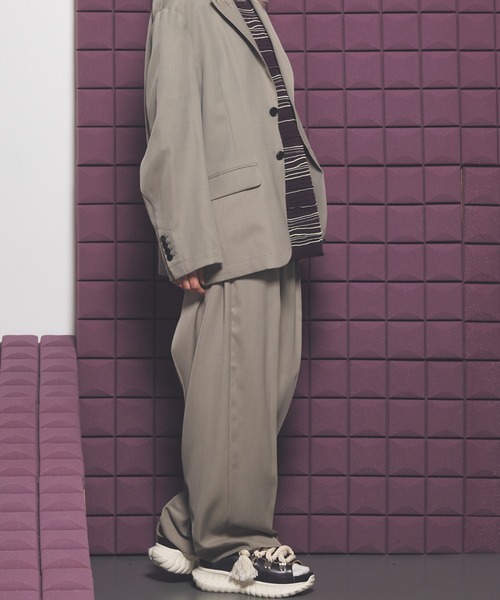 MAISON SPECIAL(メゾンスペシャル)の「《UNISEX》TW Worsted One-tuck Prime-Wide Tapered Slacks/TWウーステッドプライムワイドワンタックテーパードスラックス【MAISON SPECIAL/メゾンスペシャル】■セットアップ対応■(スラックス・メンズ・グレイッシュベージュ/ブラック/ベージュ/グレー・2/1/0)」の18枚目の写真