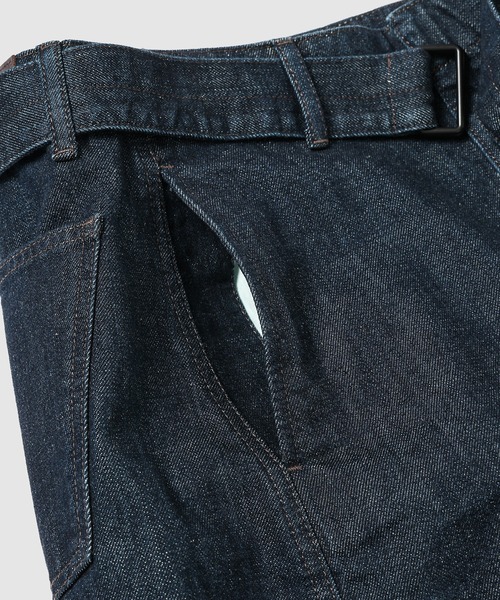 LEMAIRE（ルメール）の「TWISTED BELTED PANTS（デニムパンツ・メンズ・ネイビー・M/S）」の3枚目の写真