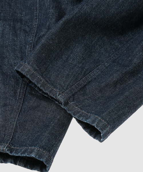 LEMAIRE（ルメール）の「TWISTED BELTED PANTS（デニムパンツ・メンズ・ネイビー・M/S）」の4枚目の写真