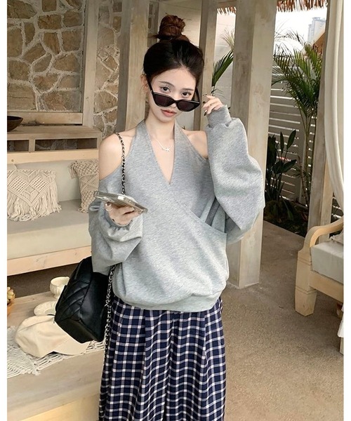 inst.ALL(インストール)の「カシュクールホルター肩あきルルーズトップス(スウェット・レディース・グレー/ブラック・M)」の14枚目の写真