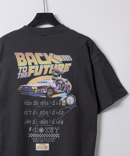 JOHN'S CLOSET（ジョンズクローゼット）の「【15】〔BACK TO THE FUTURE/バックトゥザフューチャー〕ユーズドライク半袖Tシャツ デロリアン/マーティ（Tシャツ/カットソー・メンズ・ブラック系1/ホワイト系2/ホワイト系1/ブラック系2・MEDIUM/X-LARGE/LARGE）」の4枚目の写真