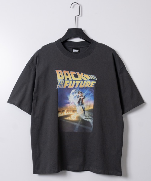 JOHN'S CLOSET（ジョンズクローゼット）の「【15】〔BACK TO THE FUTURE/バックトゥザフューチャー〕ユーズドライク半袖Tシャツ デロリアン/マーティ（Tシャツ/カットソー・メンズ・ブラック系1/ホワイト系2/ホワイト系1/ブラック系2・MEDIUM/X-LARGE/LARGE）」の5枚目の写真