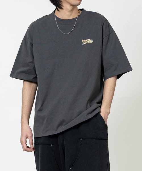 JOHN'S CLOSET（ジョンズクローゼット）の「【15】〔BACK TO THE FUTURE/バックトゥザフューチャー〕ユーズドライク半袖Tシャツ デロリアン/マーティ（Tシャツ/カットソー・メンズ・ブラック系1/ホワイト系2/ホワイト系1/ブラック系2・MEDIUM/X-LARGE/LARGE）」の14枚目の写真