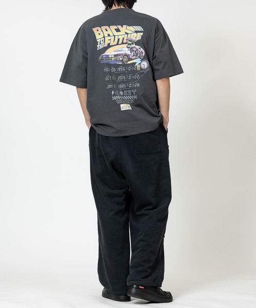 JOHN'S CLOSET（ジョンズクローゼット）の「【15】〔BACK TO THE FUTURE/バックトゥザフューチャー〕ユーズドライク半袖Tシャツ デロリアン/マーティ（Tシャツ/カットソー・メンズ・ブラック系1/ホワイト系2/ホワイト系1/ブラック系2・MEDIUM/X-LARGE/LARGE）」の19枚目の写真