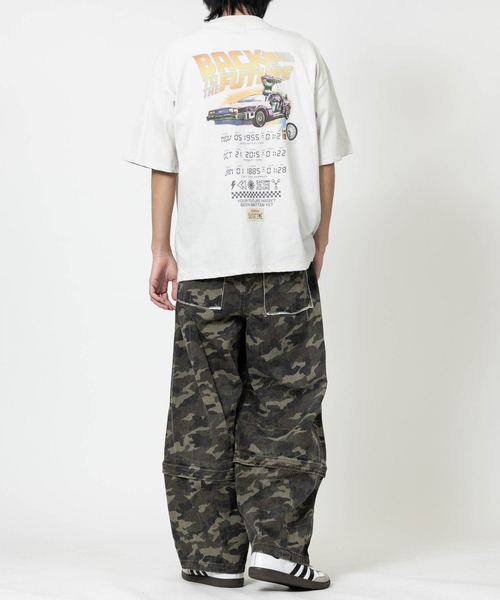 JOHN'S CLOSET（ジョンズクローゼット）の「【15】〔BACK TO THE FUTURE/バックトゥザフューチャー〕ユーズドライク半袖Tシャツ デロリアン/マーティ（Tシャツ/カットソー・メンズ・ブラック系1/ホワイト系2/ホワイト系1/ブラック系2・MEDIUM/X-LARGE/LARGE）」の13枚目の写真