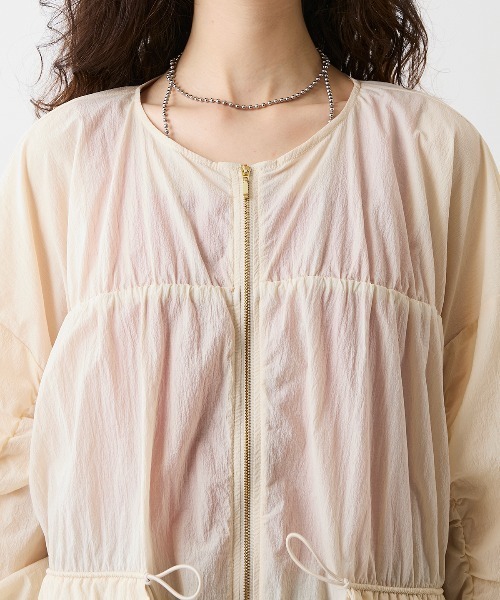 leswel(レスウェル)の「【M/L】【UVカット】エアリーギャザーZIPブルゾン(ブルゾン・レディース・ブラウン/ブラック/クリーム・M/L)」の10枚目の写真