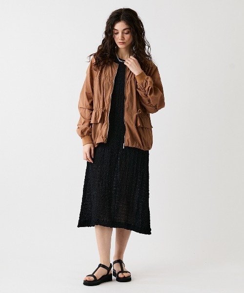 leswel(レスウェル)の「【M/L】【UVカット】エアリーギャザーZIPブルゾン(ブルゾン・レディース・ブラウン/ブラック/クリーム・M/L)」の13枚目の写真
