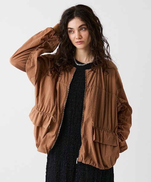 leswel(レスウェル)の「【M/L】【UVカット】エアリーギャザーZIPブルゾン(ブルゾン・レディース・ブラウン/ブラック/クリーム・M/L)」の15枚目の写真