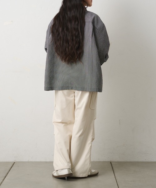 COLONY 2139（コロニートゥーワンスリーナイン）の「シアサッカーギンガムCPOシャツジャケット（ブルゾン・メンズ・ベージュ/ブラック・LARGE/MEDIUM）」の3枚目の写真