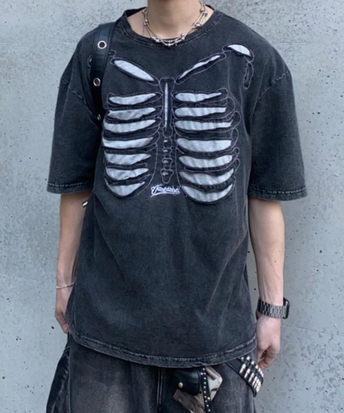 lilful（リルフル）の「【26年春夏新作】ボーンデザインダメージヴィンテージ加工Tシャツ（Tシャツ/カットソー・メンズ・ブラック/ブラウン・M/L）」の2枚目の写真