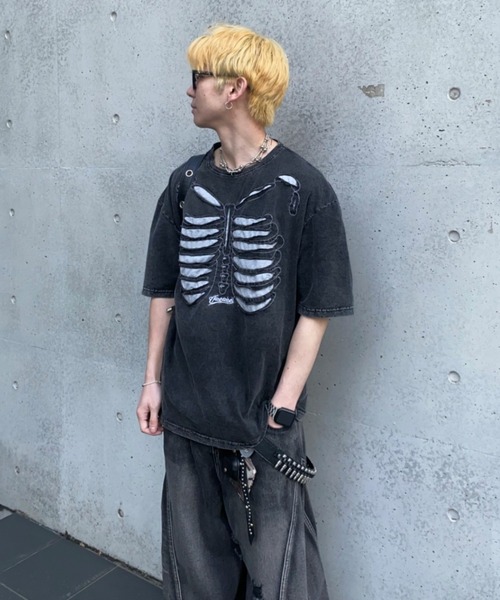lilful（リルフル）の「【26年春夏新作】ボーンデザインダメージヴィンテージ加工Tシャツ（Tシャツ/カットソー・メンズ・ブラック/ブラウン・M/L）」の4枚目の写真