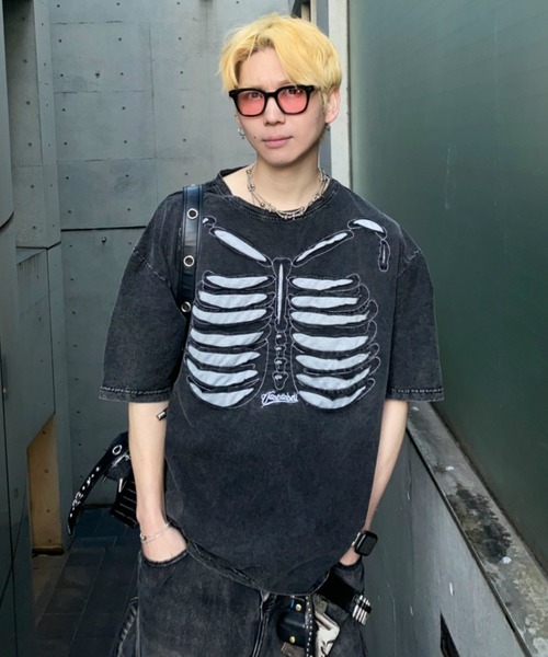 lilful（リルフル）の「【26年春夏新作】ボーンデザインダメージヴィンテージ加工Tシャツ（Tシャツ/カットソー・メンズ・ブラック/ブラウン・M/L）」の3枚目の写真