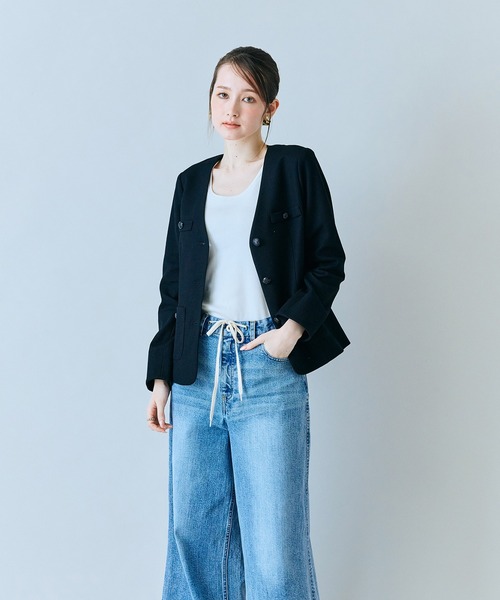 Audie a Muses(オーディアミューズ)の「カラミノーカラーVネックジャケット(ノーカラージャケット・レディース・オフホワイト/ブラック・42/38/36)」の4枚目の写真