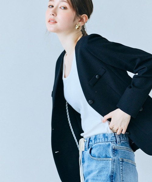 Audie a Muses(オーディアミューズ)の「カラミノーカラーVネックジャケット(ノーカラージャケット・レディース・オフホワイト/ブラック・42/38/36)」の7枚目の写真