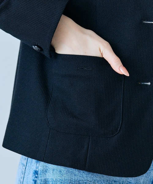 Audie a Muses(オーディアミューズ)の「カラミノーカラーVネックジャケット(ノーカラージャケット・レディース・オフホワイト/ブラック・42/38/36)」の14枚目の写真