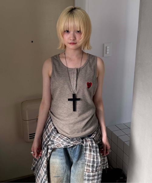sedacle(セダクル)の「ラメ糸サーマルヘンリータンクトップ(タンクトップ・レディース・ベージュ/オフホワイト/グレー/ブラック・SMALL/MEDIUM/LARGE)」の10枚目の写真