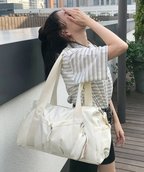 ❗️((mayu.))❗️ハーリップトゥ　ボストンバッグ セール】[INT][POUCH SET] glossy shoulder duffel bag_Lemon chiffon