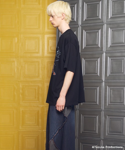 MAISON SPECIAL（メゾンスペシャル）の「《UNISEX》【TEZUKA CHARACTERS for MAISON SPECIAL】- ASTRO BOY - Prime-Over Crew Neck Graphic T-Shirt/- 鉄腕アトム - プライムオーバークルーネックグラフィックTシャツ【MAISON SPECIAL/メゾンスペシャル】（Tシャツ/カットソー・メンズ・ホワイト/ブラック・0/2/1）」の7枚目の写真