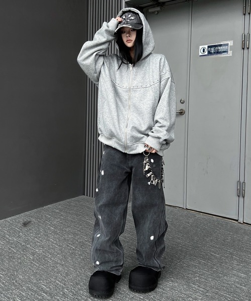 mushwear(マッシュウェア)の「スタッズアクセントジップパーカー(パーカー・メンズ・ブラック/グレー・MEDIUM/LARGE/X-LARGE)」の4枚目の写真