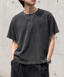 NYLAUS（ナイラス）の「【NYS】2026新作 クロス ワンポイント刺繍 ワッフル ヘンリーネックTシャツ 半袖Tシャツ ショート丈 カモフラ（Tシャツ/カットソー）」