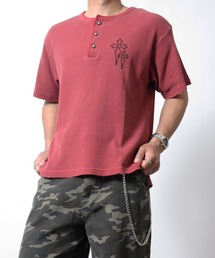 NYLAUS（ナイラス）の「【NYS】2026新作 ピグメント クロス刺繍 ヴィンテージ ショート丈 ヘンリーネック ワッフル 半袖Tシャツ（Tシャツ/カットソー）」