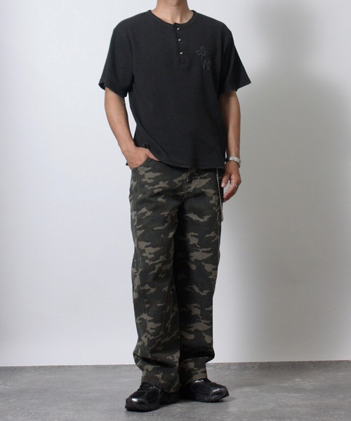 NYLAUS(ナイラス)の「【NYS】クロス ワンポイント刺繍 ワッフル ヘンリーネックTシャツ 半袖Tシャツ ショート丈 カモフラ(Tシャツ/カットソー・メンズ・ブラック/アイボリー/ワインレッド/チャコール/グリーン系カモフラージュ/カモフラージュ・L/M)」の20枚目の写真