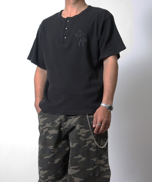 NYLAUS(ナイラス)の「【NYS】クロス ワンポイント刺繍 ワッフル ヘンリーネックTシャツ 半袖Tシャツ ショート丈 カモフラ(Tシャツ/カットソー・メンズ・ブラック/アイボリー/ワインレッド/チャコール/グリーン系カモフラージュ/カモフラージュ・L/M)」の18枚目の写真