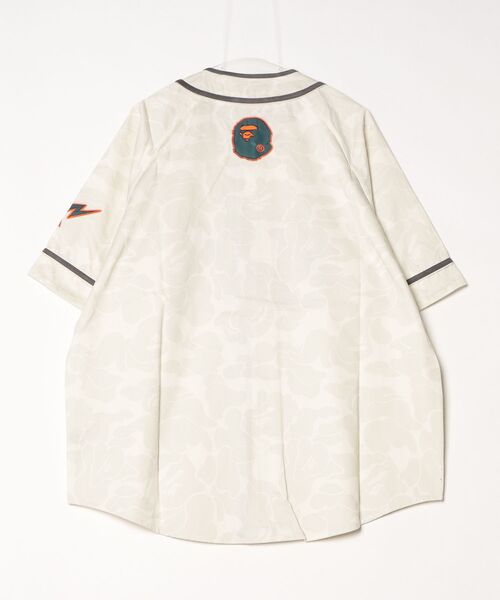 A BATHING APE（アベイシングエイプ）の「SOLID CAMO MULTI LOGO BASEBALL SS SHIRT（シャツ/ブラウス・メンズ・アイボリー/ネイビー・MEDIUM/X-LARGE/XX-LARGE/SMALL/LARGE）」の11枚目の写真