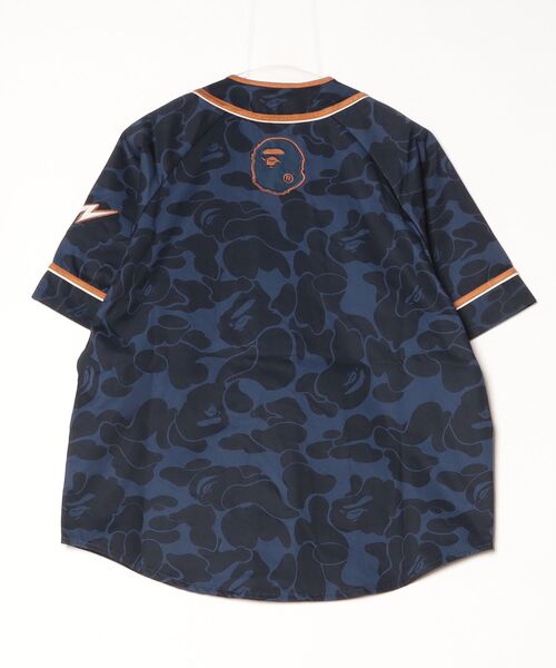 A BATHING APE（アベイシングエイプ）の「SOLID CAMO MULTI LOGO BASEBALL SS SHIRT（シャツ/ブラウス・メンズ・アイボリー/ネイビー・MEDIUM/X-LARGE/XX-LARGE/SMALL/LARGE）」の13枚目の写真
