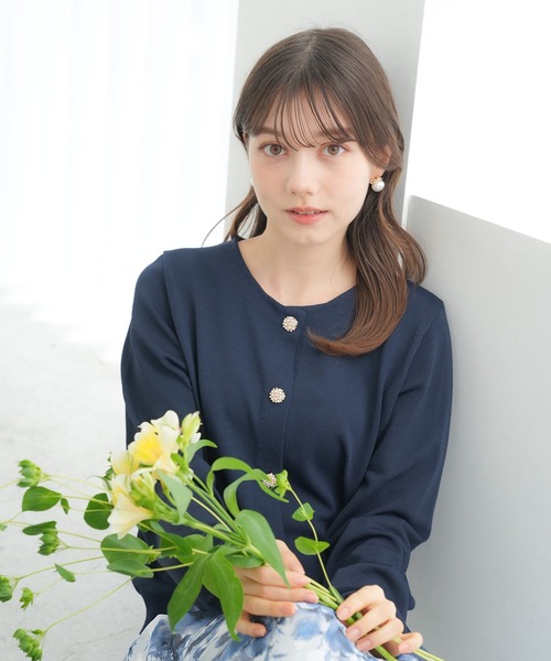 ASTORIA ODIER（アストリアオディール）の「パールビジュー釦カーディガン（カーディガン/ボレロ・レディース・ミント/ホワイト/ネイビー・MEDIUM/SMALL/LARGE）」の3枚目の写真