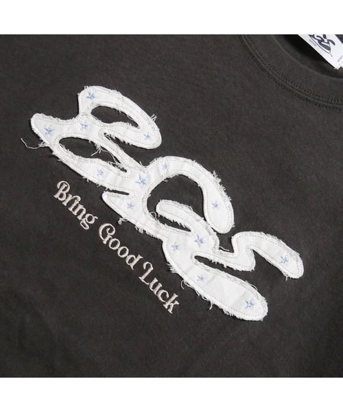 BGL(ビージーエル)の「RAW EDGE LOGO TEE / 切りっぱなし / ロゴ /アップリケ 半袖Tシャツ(Tシャツ/カットソー・レディース・チャコールグレー/オフホワイト・S/L/M)」の3枚目の写真